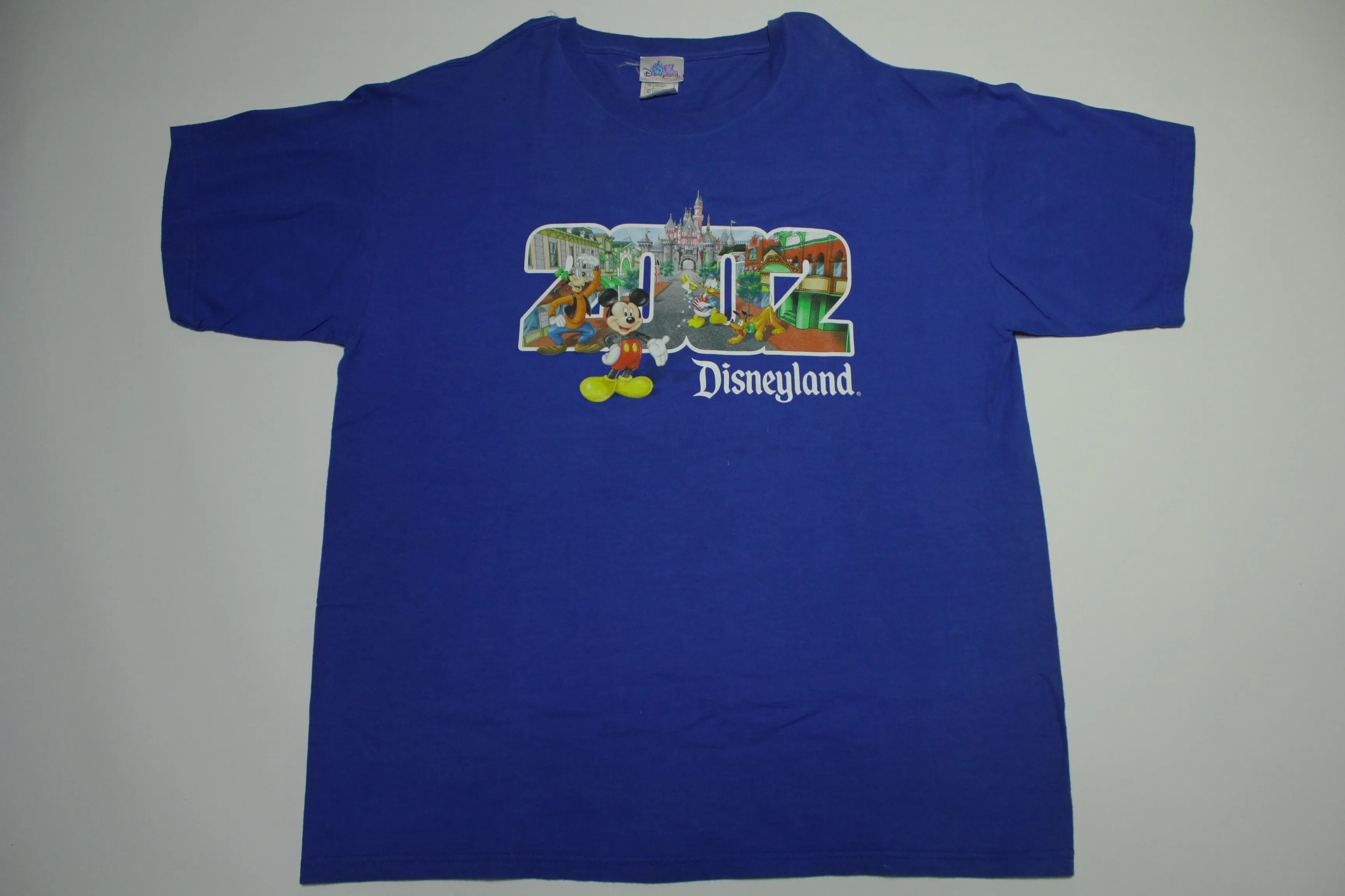 Disneyland 2002 Vintage Mickey Goofy Donald Pluto Amusement Park T-Shirt