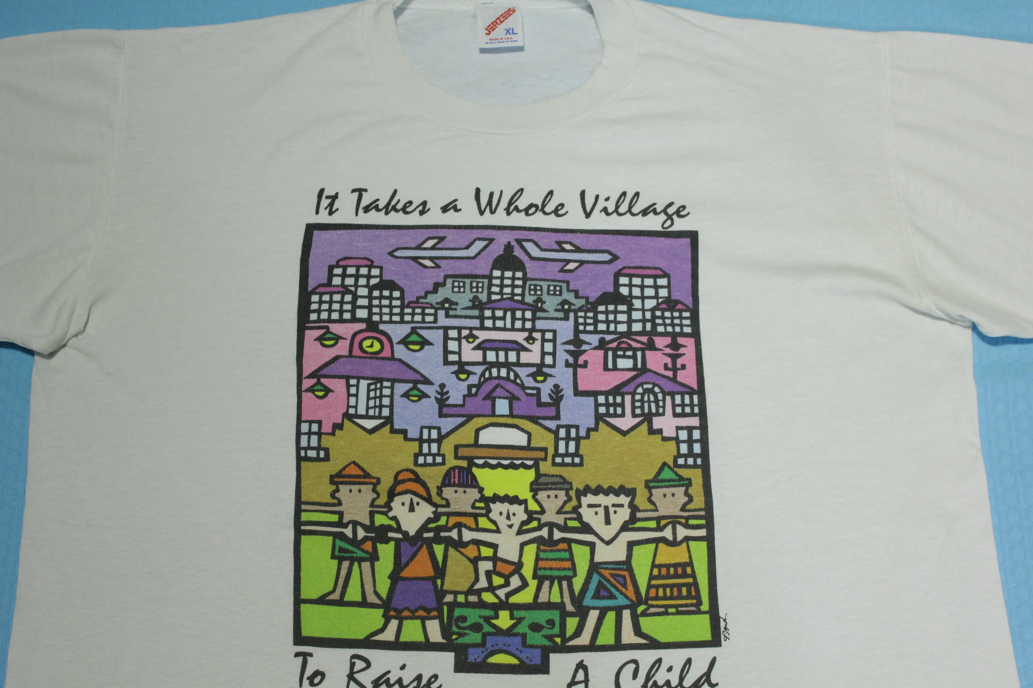 It Takes a Village To Raise A Child Vintage 90's Tourist Single Stitch T-Shirt